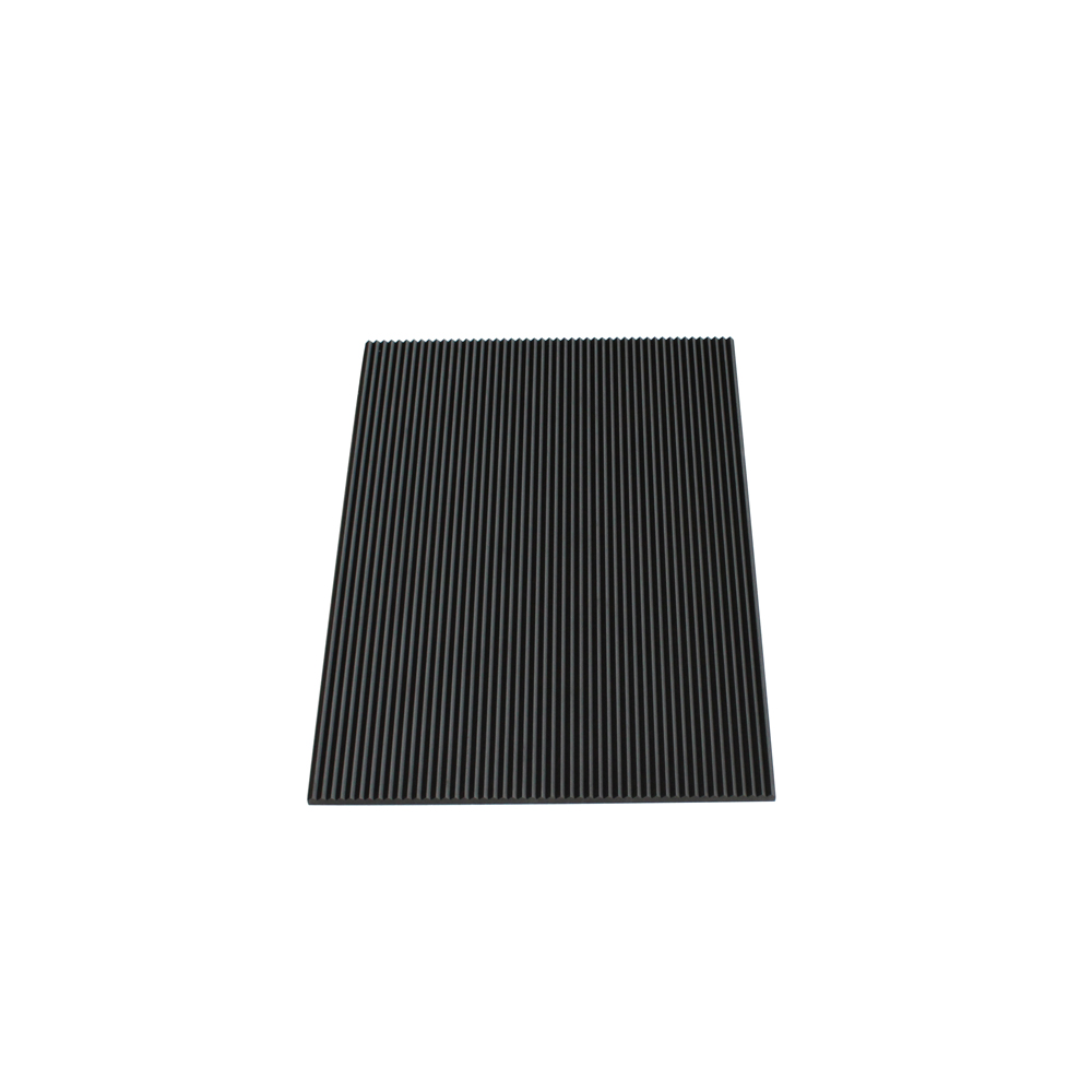 Vue de dessus de la plaque de graphite rainur&eacute;e &agrave; fente en U pour les applications de bouclier thermique et d'isolation de four sous vide