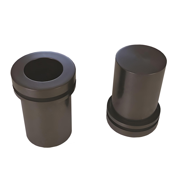 Creuset en graphite &agrave; double anneau illustr&eacute; en vues de face et de dessous, d&eacute;montrant la structure du collier &agrave; double anneau et la conception &agrave; base plate