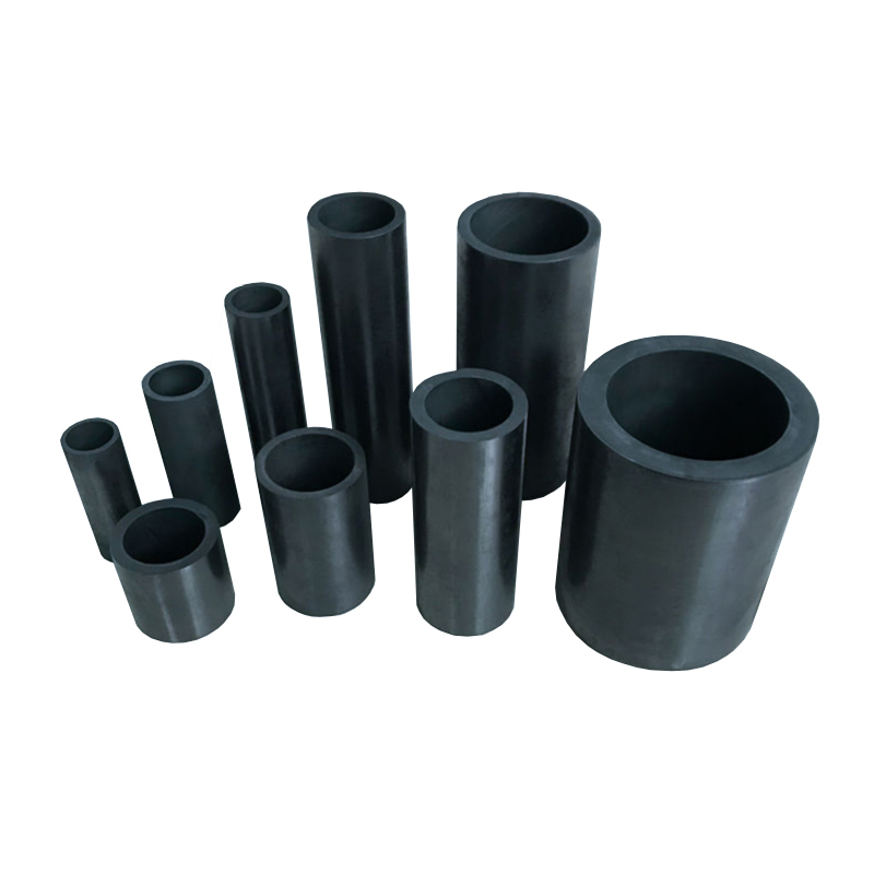 Diff&eacute;rentes tailles de creusets en graphite &agrave; fond plat pour usage en laboratoire et industriel