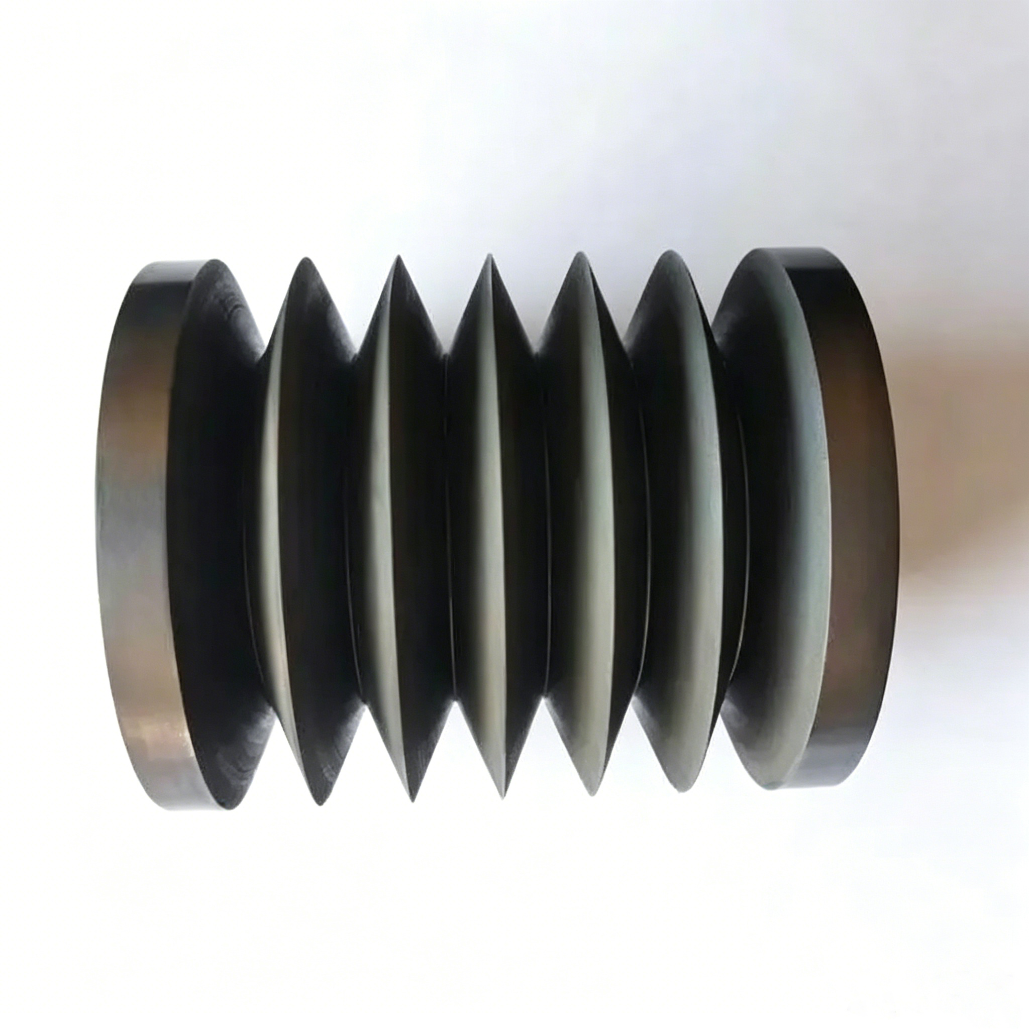 Roue en graphite usin&eacute;e avec pr&eacute;cision &agrave; six rainures en dents de scie, canaux &agrave; angle vif pour une s&eacute;paration ind&eacute;pendante des fibres, sp&eacute;cialis&eacute;e pour les syst&egrave;mes de guidage de filaments &agrave; nombre &eacute;lev&eacute;