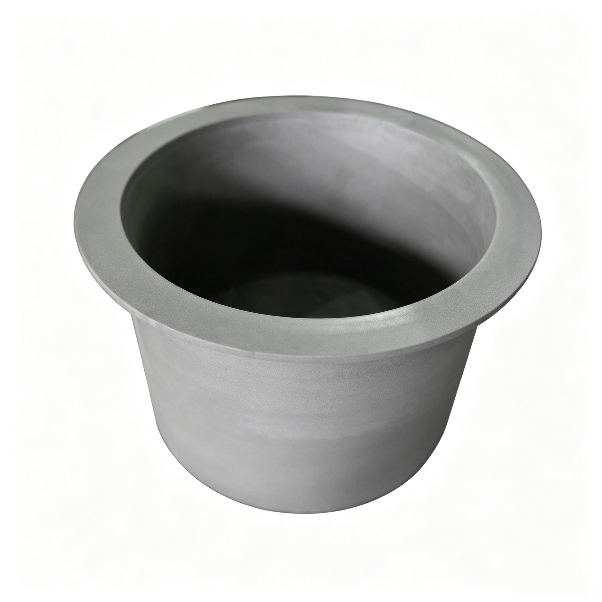 Creuset en graphite conique, haut large, fond &eacute;troit, vue inclin&eacute;e, conception conique &agrave; paroi &eacute;paisse pour un flux de m&eacute;tal en fusion contr&ocirc;l&eacute;, fondoir industriel &agrave; base arrondie NHD Carbon