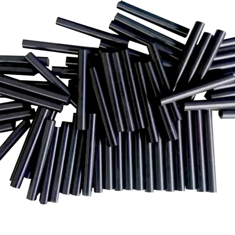 Affichage empil&eacute; de pi&egrave;ces courtes de tiges de graphite en vrac, fourniture de barres de carbone coup&eacute;es par lots, traitement de coupe de barres rondes en graphite de haute puret&eacute;, longueur 50-200 mm en option, adapt&eacute; aux &eacute;lectrodes de laboratoire et aux petits &eacute;l&eacute;ments chauffants